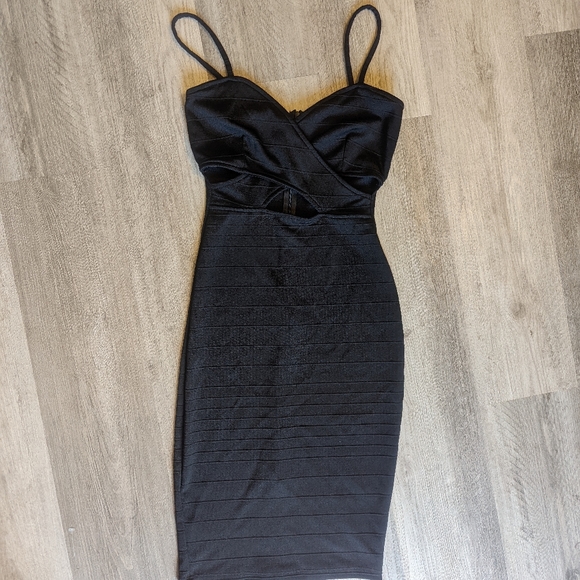 Fashion Nova Dresses & Skirts - Fashion Nova Bodycon Dress Size Med